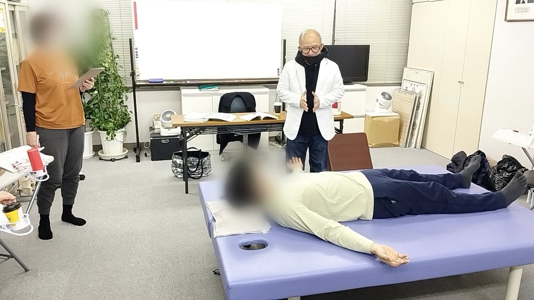 ■その肘の痛み、原因は肩かも!?上肢の連動をみる